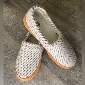 Acorn Textured Sole‎ slipper size 9.5-10.5